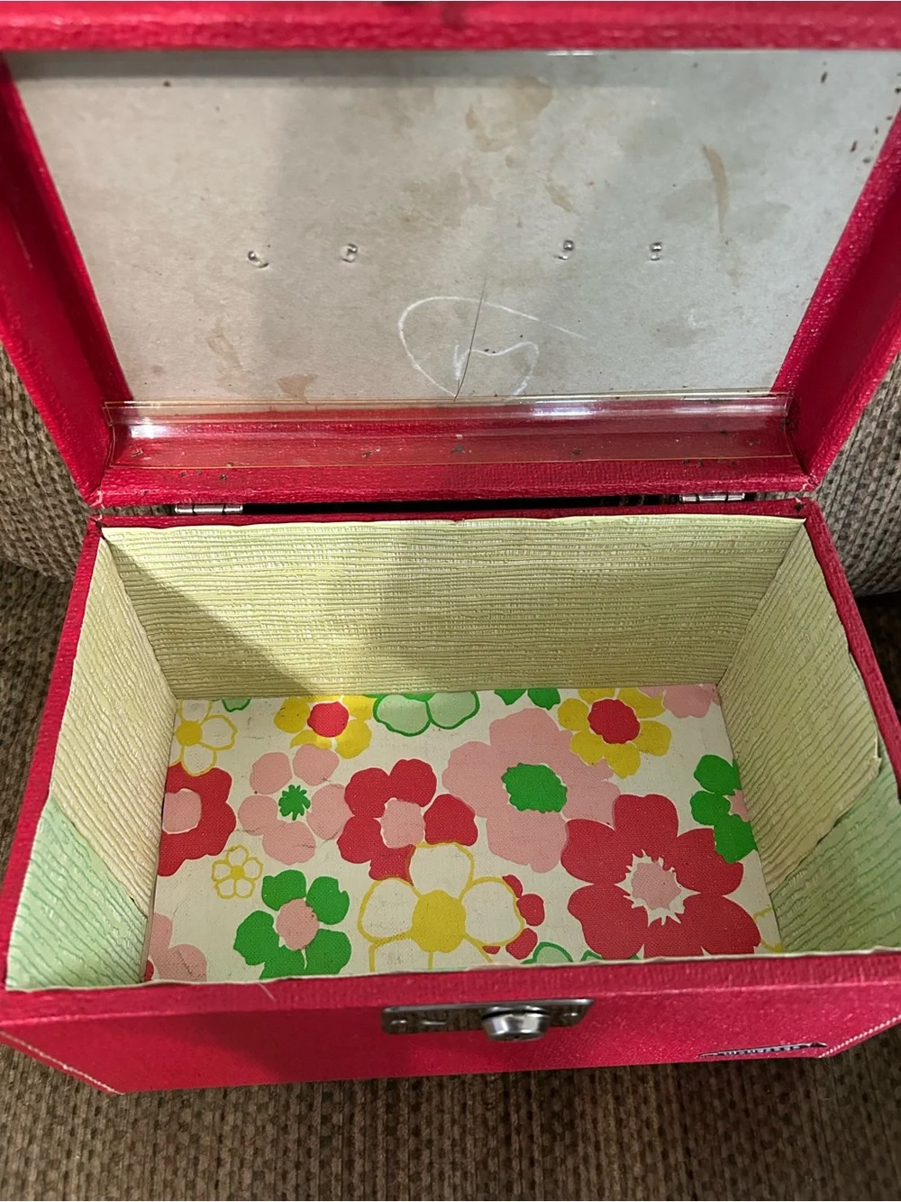 vintage wayfarer 1950s red travel case